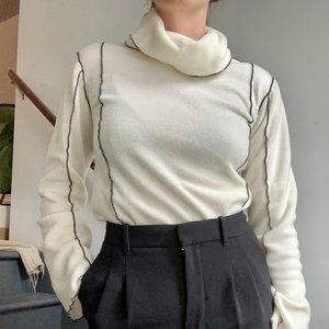 ASHLEY ROWE SWEATER